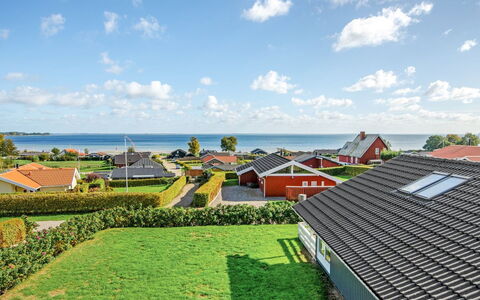 Apsolon - 150M from the Sea: Meubles, Design Intérieur, Sol, Bois, Sol, Plafond, Parquet, Chaise, Table, Éclairage