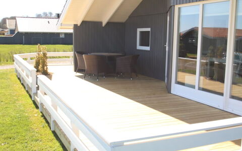 Apsolon - 150M from the Sea: Meubles, Design Intérieur, Sol, Bois, Sol, Plafond, Parquet, Chaise, Table, Éclairage