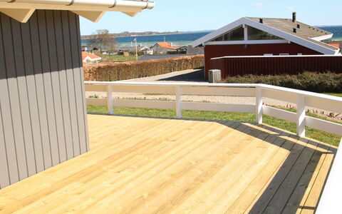 Apsolon - 150M from the Sea: Meubles, Design Intérieur, Sol, Bois, Sol, Plafond, Parquet, Chaise, Table, Éclairage