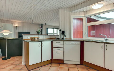 Henrijette - 200M from the Sea: Design Intérieur, Sol, Bois, Plafond, Sol, Comptoir, Cuisine, Luminaire Plomberie, Luminaire, Cabinetry