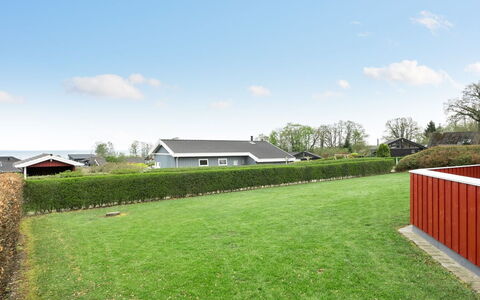 Henrijette - 200M from the Sea: Herbe, Vert, Maison, Toit, Arbuste, Zone Résidentielle, Paysage, Jardin, Lot Terre, Domicile