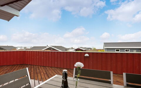 Henrijette - 200M from the Sea: Domicile, Toit, Maison, Chalet, Biens, Porte, Porche, Siding, Ferme, Ombre