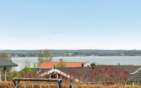 Henrijette - 200M from the Sea: Domicile, Toit, Maison, Chalet, Biens, Porte, Porche, Siding, Ferme, Ombre