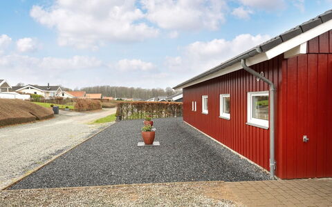 Henrijette - 200M from the Sea: Domicile, Toit, Maison, Chalet, Biens, Porte, Porche, Siding, Ferme, Ombre