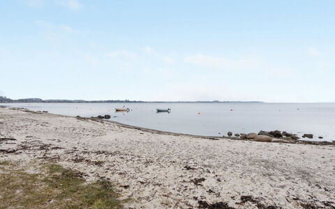 Kei - 75M from the Sea: Ciel, Bleu, L'Eau, Plan D'Eau, Plage, Environnement Naturel, Horizon, Côte, Cotiers Et Relief Océaniques