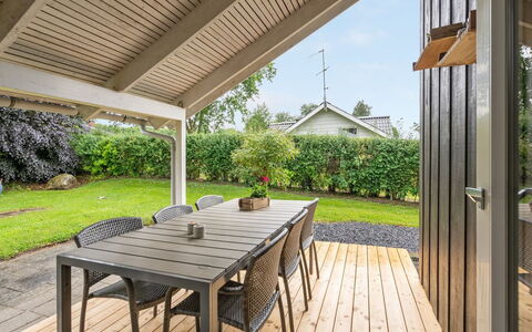 Petrus - 750M from the Sea: Meubles, Design Intérieur, Sol, Bois, Sol, Plafond, Parquet, Chaise, Table, Éclairage