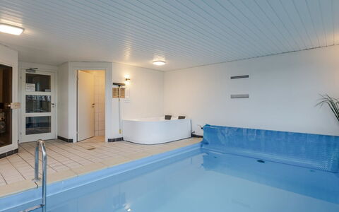 Peder - 950M from the Sea: Meubles, Domicile, Porte, Chaise, Mobilier De Jardin, Table Cuisine Et Salle A Manger, Tableau De Plein Air, Ombre, Cour, Peindre