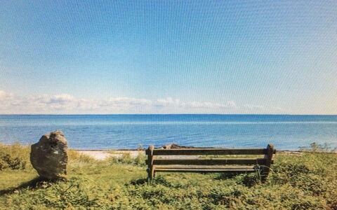 Iorund - 550M from the Sea: Toit, Maison, Domicile, Chalet, Porte, Siding, Plate-Forme, Porche, Planche, Dur