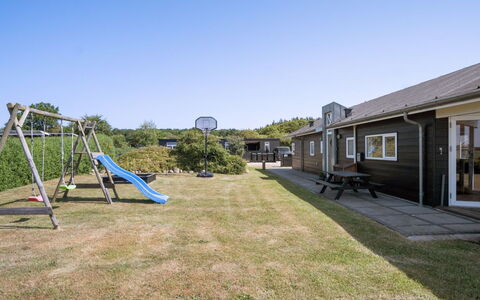 Iorund - 550M from the Sea: Toit, Maison, Domicile, Chalet, Porte, Siding, Plate-Forme, Porche, Planche, Dur
