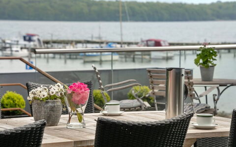Florinda - 10M from the Sea: Maison, Toit, Domicile, Chalet, Biens, Ferme, Villa, Porche, Siding