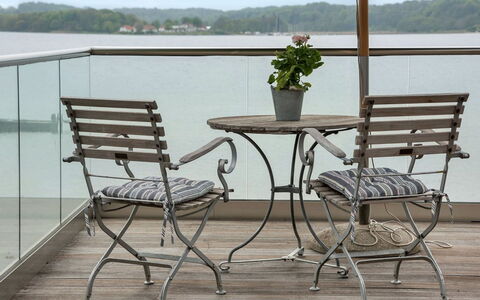 Florinda - 10M from the Sea: Maison, Toit, Domicile, Chalet, Biens, Ferme, Villa, Porche, Siding