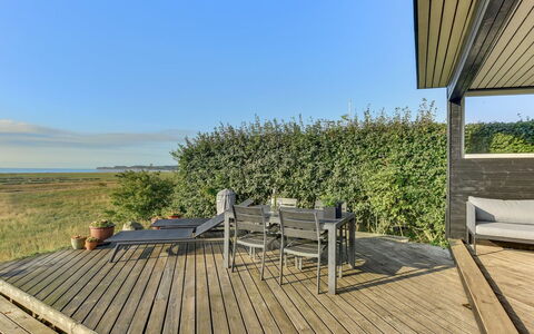 Kaapo - 300M from the Sea: Bleu, Arbuste, Chalet, Couverture De Sol, Jardin, Biens, Ombre, Aménagement Paysager, Ferme, Eco Hôtel