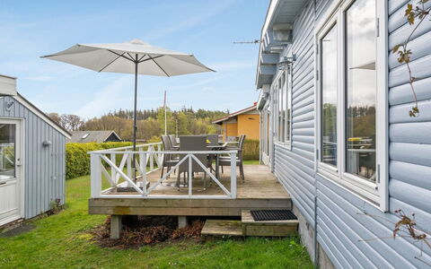 Stamena - 200M from the Sea: Toit, Maison, Domicile, Chalet, Porte, Siding, Plate-Forme, Porche, Planche, Dur