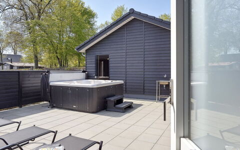 Helina - 180M from the Sea: Maison, Toit, Domicile, Chalet, Biens, Ferme, Villa, Porche, Siding
