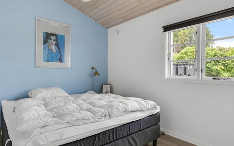 Gülbahar - 300M from the Sea: Chambre, Lit, Literie, Drap De Lit, Design Intérieur, Plafond, Meubles, Sol, Cadre De Lit, Linge