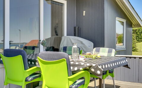 Jenvold - 300M to the Fjord: Toit, Maison, Lot Terre, Domicile, Chalet, Biens, Batiments Jardin, Ombre, Cabane En Rondins, Aménagement Paysager