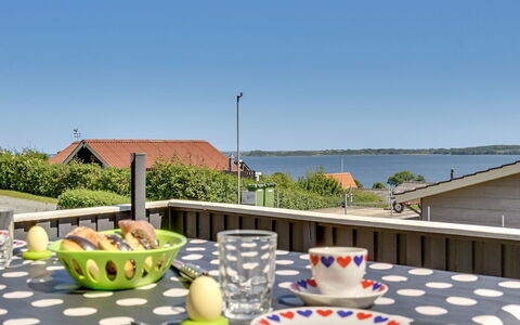 Jenvold - 300M to the Fjord: Toit, Maison, Lot Terre, Domicile, Chalet, Biens, Batiments Jardin, Ombre, Cabane En Rondins, Aménagement Paysager