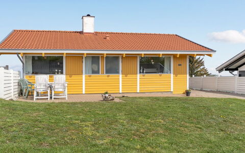 Alya - 200M from the Sea: Bleu, Arbuste, Chalet, Couverture De Sol, Jardin, Biens, Ombre, Aménagement Paysager, Ferme, Eco Hôtel