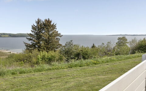 Alya - 200M from the Sea: Bleu, Arbuste, Chalet, Couverture De Sol, Jardin, Biens, Ombre, Aménagement Paysager, Ferme, Eco Hôtel
