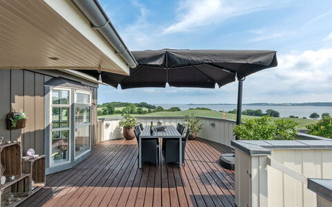 Haraldina - 350M to the Fjord: Meubles, Design Intérieur, Sol, Bois, Sol, Plafond, Parquet, Chaise, Table, Éclairage