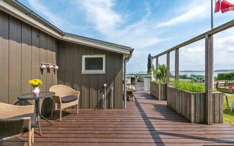 Haraldina - 350M to the Fjord: Meubles, Design Intérieur, Sol, Bois, Sol, Plafond, Parquet, Chaise, Table, Éclairage