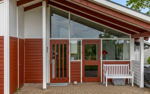 Ditte - 300M from the Sea: Bois, Porte, Domicile, Composite, Siding, Porche, Dur, Tache De Bois, Chalet, Ombre
