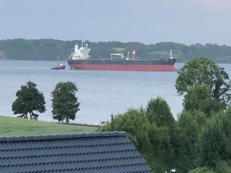 Axeln - 300M to the Fjord
