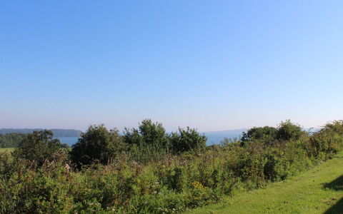 Marga - 400M from the Sea: Toit, Maison, Domicile, Chalet, Porte, Siding, Plate-Forme, Porche, Planche, Dur