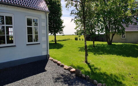 Juuso - 20Km from the Sea: Domicile, Maison, Chalet, Allée, Pelouse, Jardin, Biens, Aménagement Paysager, Siding, Cour