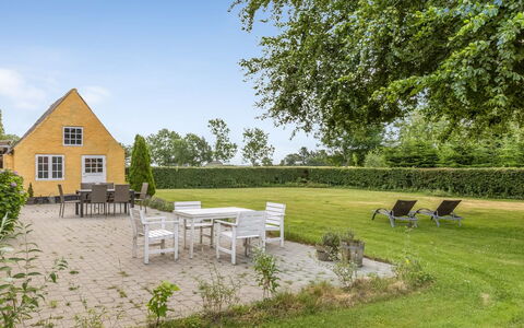 Ilsa - 9.8Km from the Sea: Herbe, Arbuste, Lot Terre, Maison, Chalet, Domicile, Jardin, Biens, Pelouse, Ferme
