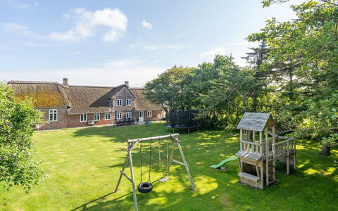 Anje - 16Km from the Sea: Bois, Toit, Architecture, Domicile, Maison, Chalet, Siding, Dur, Pente, Biens