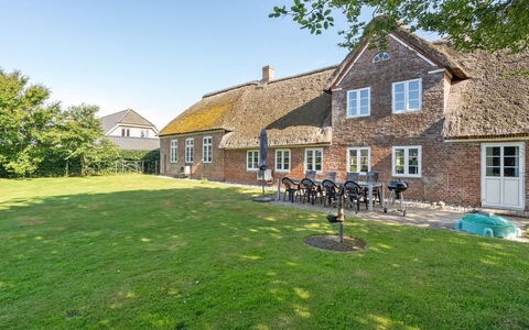 Anje - 16Km from the Sea: Bois, Toit, Architecture, Domicile, Maison, Chalet, Siding, Dur, Pente, Biens