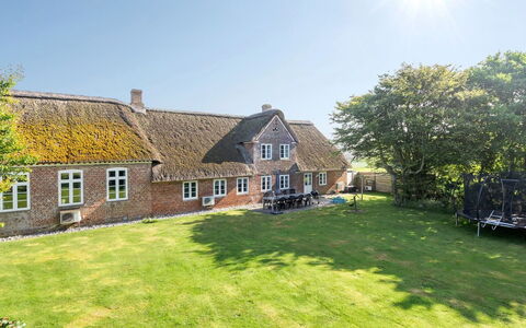 Anje - 16Km from the Sea: Bois, Toit, Architecture, Domicile, Maison, Chalet, Siding, Dur, Pente, Biens
