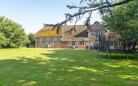 Anje - 16Km from the Sea: Bois, Toit, Architecture, Domicile, Maison, Chalet, Siding, Dur, Pente, Biens