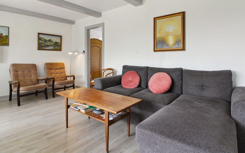 Skarpe: Meubles, Design Intérieur, Sol, Canapé, Sol, Bois, Pièce, Table, Salon, Plafond