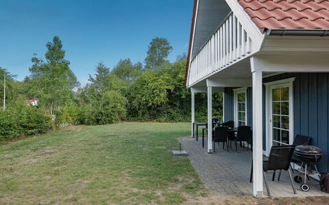 Fausta - 150M to the Fjord: Maison, Domicile, Toit, Zone Résidentielle, Chalet, Biens, Ferme, Pelouse, Aménagement Paysager, Siding