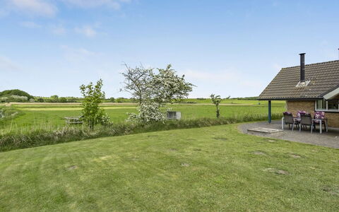 Sigbritt - 100M from the Sea: Ciel, Herbe, Vert, Prairie, Plaine, Lot Terre, Zone Rurale, Chalet, Pelouse