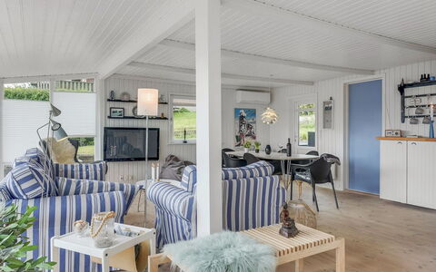 Elain - from the Sea: Bois, Meubles, Domicile, Porte, Porche, Chaise, Chalet, Ombre, Plate-Forme, Structure En Plein Air