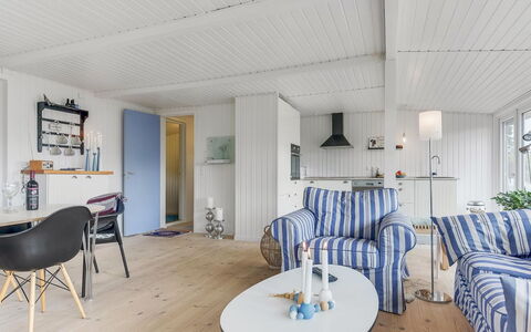 Elain - from the Sea: Design Intérieur, Meubles, Sol, Bois, Plafond, Sol, Pièce, Domicile, Chaise, Salon