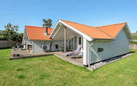 Katrina - 50M to the Fjord: Toit, Maison, Lot Terre, Domicile, Chalet, Biens, Batiments Jardin, Ombre, Cabane En Rondins, Aménagement Paysager