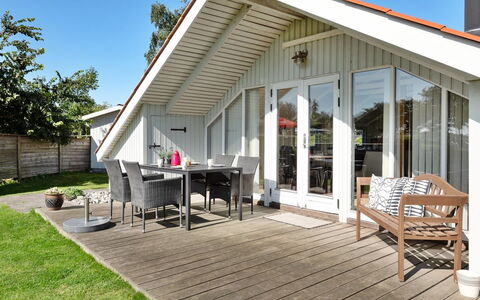 Katrina - 50M to the Fjord: Toit, Maison, Lot Terre, Domicile, Chalet, Biens, Batiments Jardin, Ombre, Cabane En Rondins, Aménagement Paysager