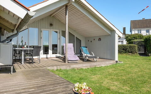 Katrina - 50M to the Fjord: Toit, Maison, Lot Terre, Domicile, Chalet, Biens, Batiments Jardin, Ombre, Cabane En Rondins, Aménagement Paysager