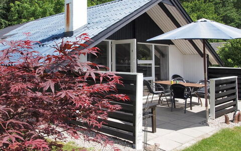 Hortensia - 350M from the Sea: Meubles, Design Intérieur, Sol, Bois, Sol, Plafond, Parquet, Chaise, Table, Éclairage