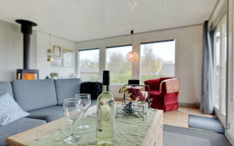 Roar - 500M from the Sea: Meubles, Design Intérieur, Canapé, Sol, Sol, Plafond, Salon, Pièce