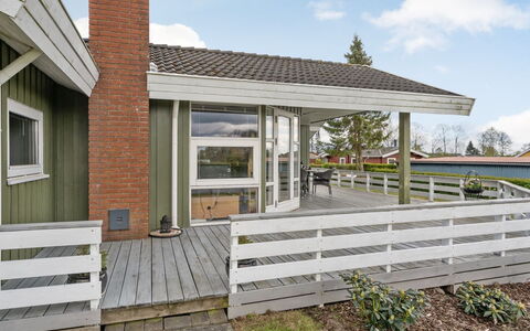 Guldborg - 400M to the Fjord: Toit, Maison, Lot Terre, Domicile, Chalet, Biens, Batiments Jardin, Ombre, Cabane En Rondins, Aménagement Paysager