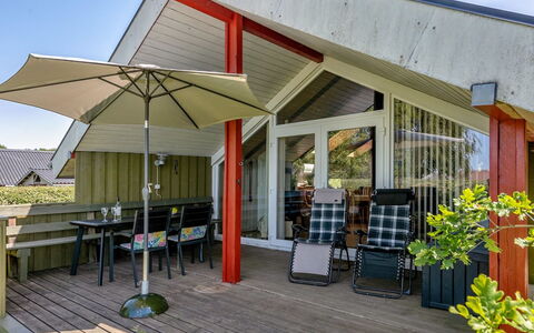 Ofelia - 500M to the Fjord: Meubles, Design Intérieur, Sol, Bois, Sol, Plafond, Parquet, Chaise, Table, Éclairage