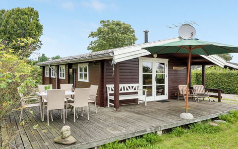 Gudmunde - 200M from the Sea: Meubles, Design Intérieur, Sol, Bois, Sol, Plafond, Parquet, Chaise, Table, Éclairage