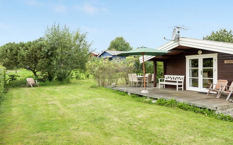 Gudmunde - 200M from the Sea: Meubles, Design Intérieur, Sol, Bois, Sol, Plafond, Parquet, Chaise, Table, Éclairage
