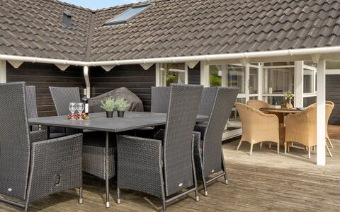 Annvy - 200M from the Sea: Meubles, Design Intérieur, Sol, Bois, Sol, Plafond, Parquet, Chaise, Table, Éclairage