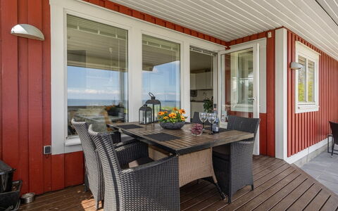 Anastacia - 75M from the Sea: Maison, Domicile, Toit, Zone Résidentielle, Chalet, Biens, Ferme, Pelouse, Aménagement Paysager, Siding